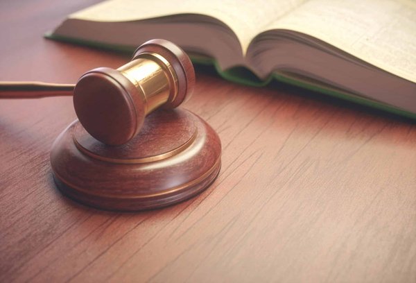 Quelle est la législation sur l'émission de bons de souscription d'actions pour une entreprise cotée en bourse?