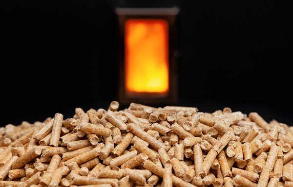 Pellets de bois : quels avantages et comment les choisir ?